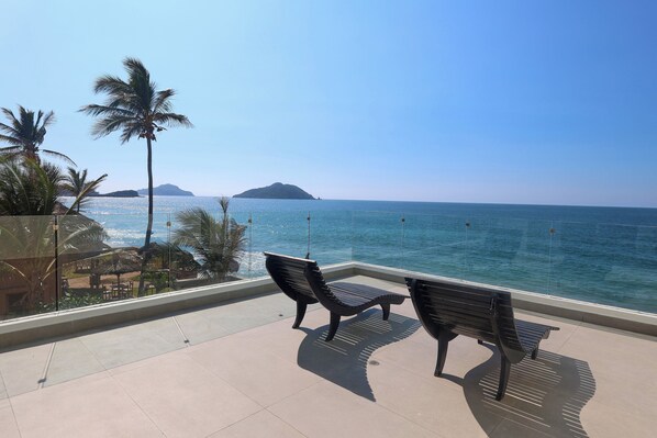 Suite, 2 Bedrooms | In-room safe, soundproofing, iron/ironing board, free WiFi