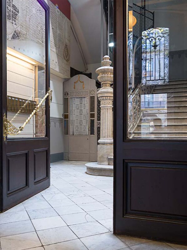 Property entrance - Bed & Art Barcelona (Barcelona)