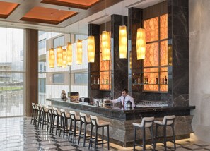 2 bares o lounges, bar junto a la alberca 