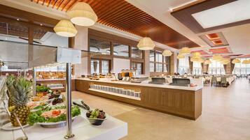 Free daily buffet breakfast