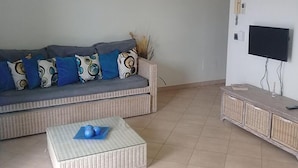Apartment, 1 Bedroom (Apt 1B) | Living room | Flat-screen TV - Meridiana Residence (Sal)
