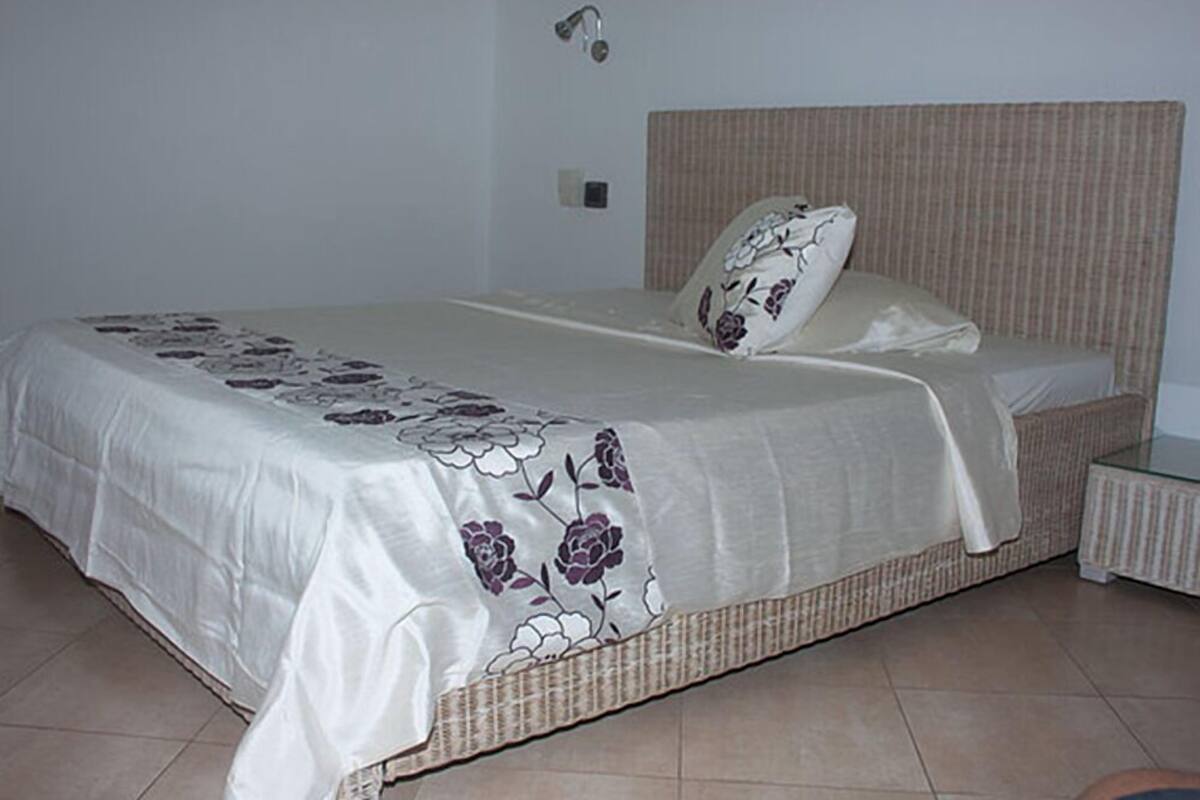 Apartment, 1 Bedroom (Apt 0B)