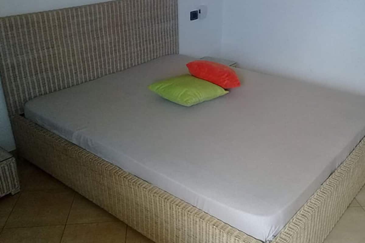 Apartment, 1 Schlafzimmer (Apt 0A) | 1 Schlafzimmer, Zimmersafe, Bügeleisen/Bügelbrett, Bettwäsche