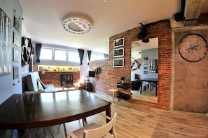 Design Studio, Garden View | In-room safe, iron/ironing board, rollaway beds, free WiFi