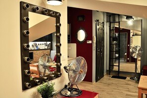 Design Studio | In-room safe, iron/ironing board, rollaway beds, free WiFi - Alder Apartments (Kraków)