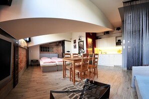 Monolocale Design | Una cassaforte in camera, ferro/asse da stiro