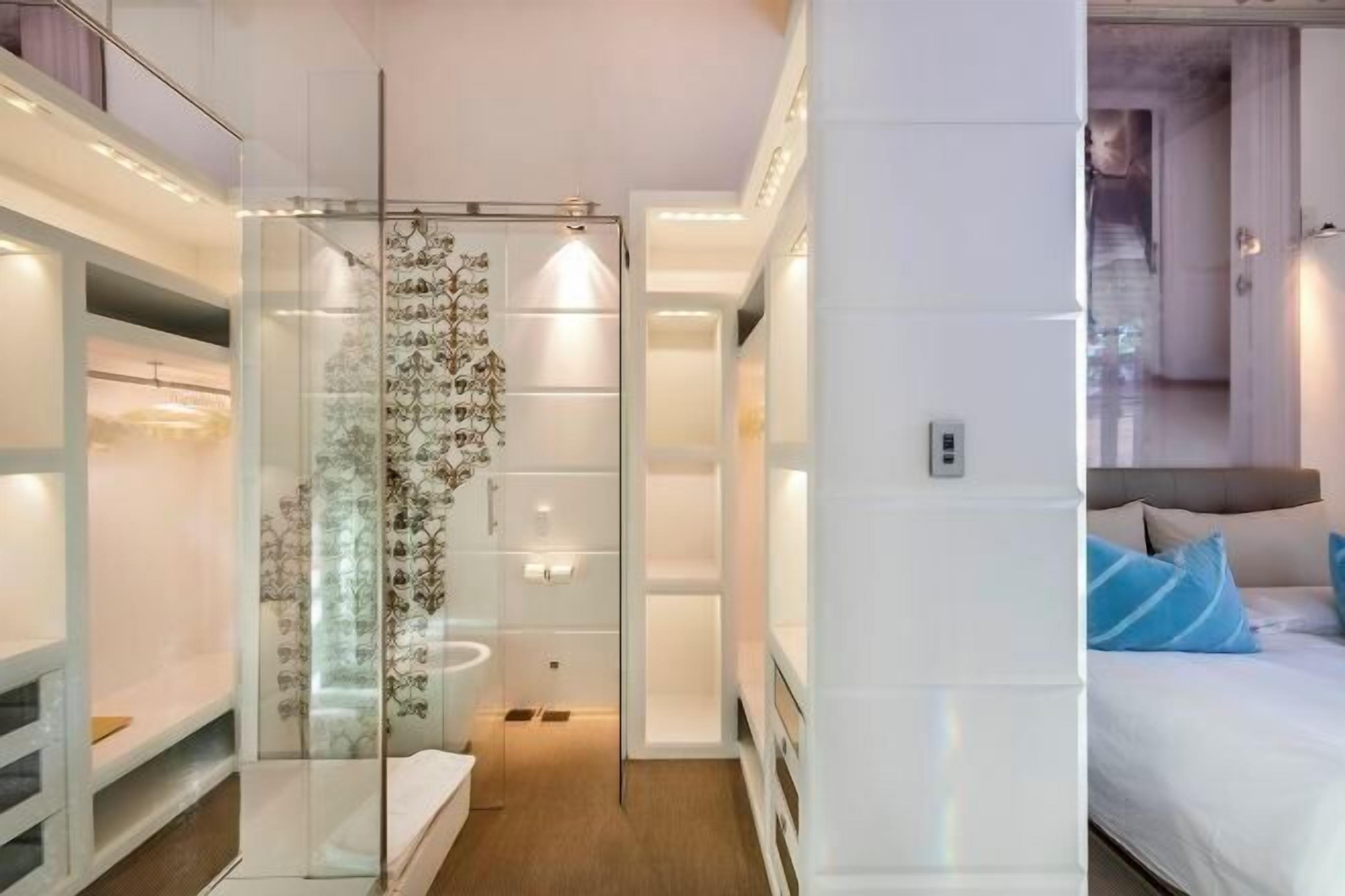 2 bedrooms, Egyptian cotton sheets, premium bedding, down duvets