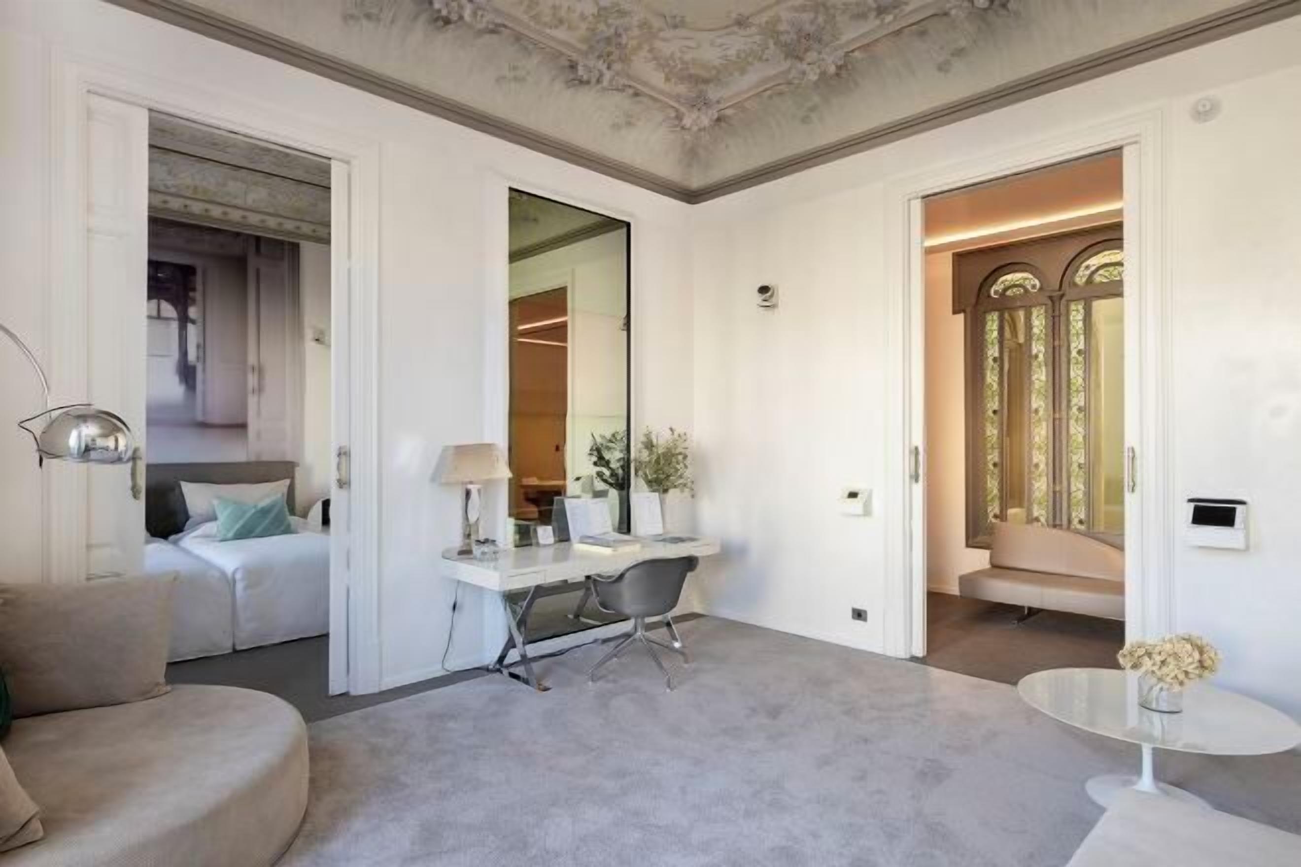 2 bedrooms, Egyptian cotton sheets, premium bedding, down duvets