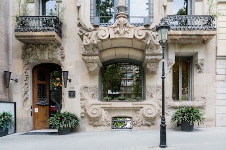 Design dell’edificio. El Palauet Modernist Suites Barcelona