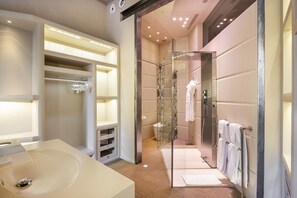 Badewanne und Dusche (separat), Komfortbadewanne, Regendusche