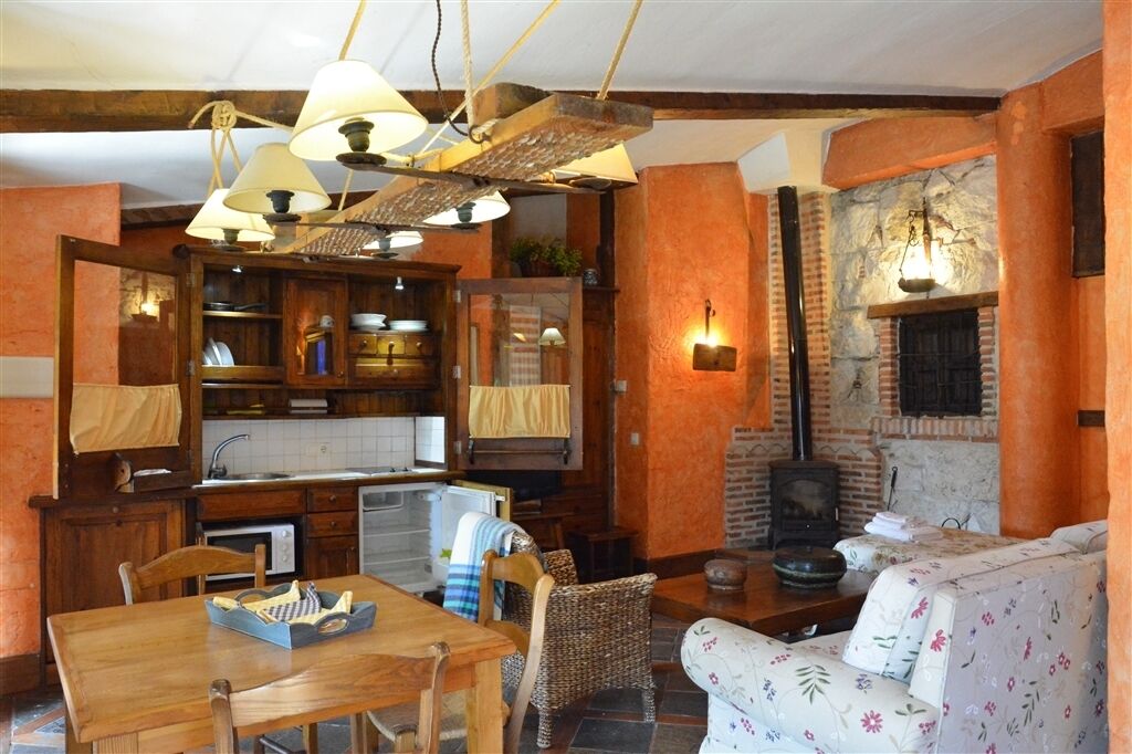 ベーシック スタジオ (2 Adults) | デスク、防音設備、アイロン / アイロン台、可動式ベッド