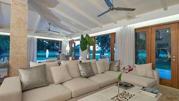 Villa | Living room