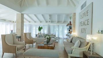 Villa | Living area