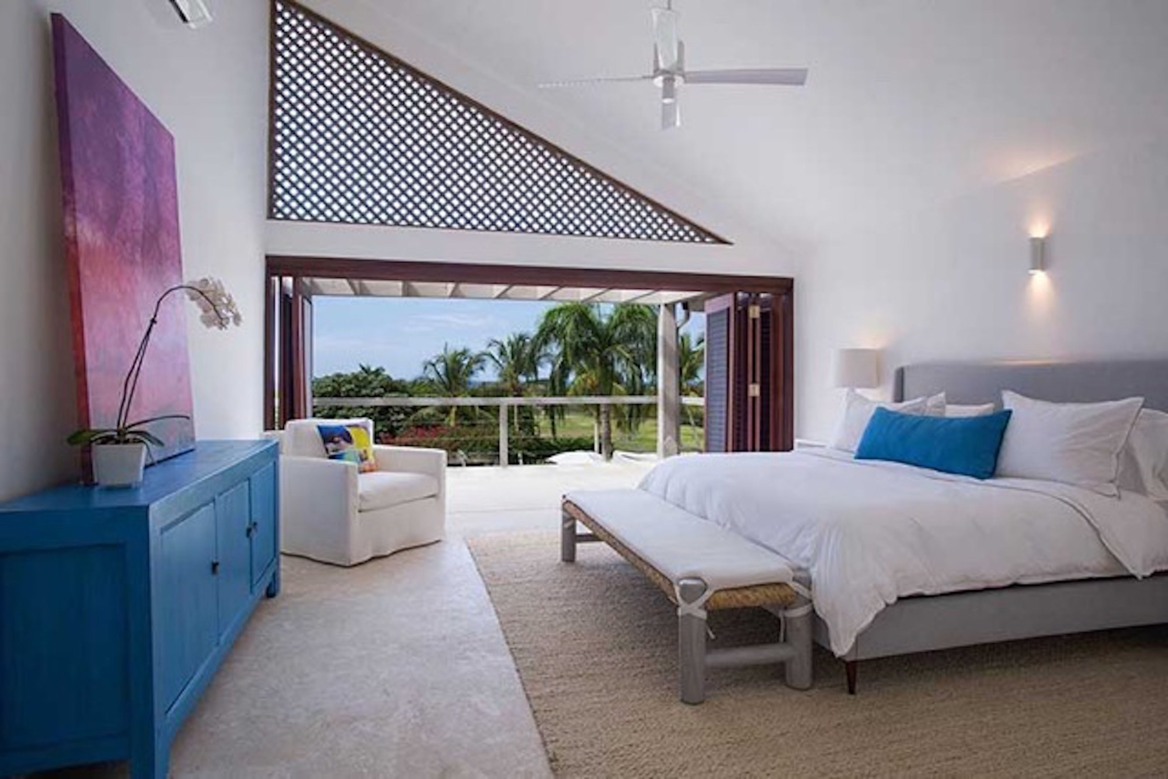 Villa | Desk, free cots/infant beds, free wired Internet, bed sheets