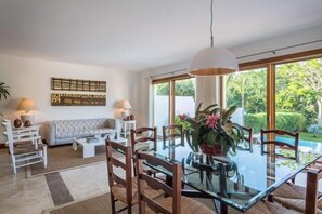 Villa | In-room dining - Designer Heaven (La Romana)