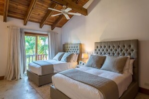Villa | Free cribs/infant beds, free wired internet, bed sheets