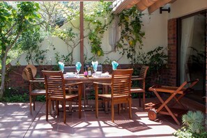 Tempat makan outdoor
