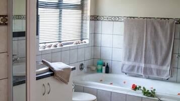 Kiepersol | Bathroom | Hair dryer