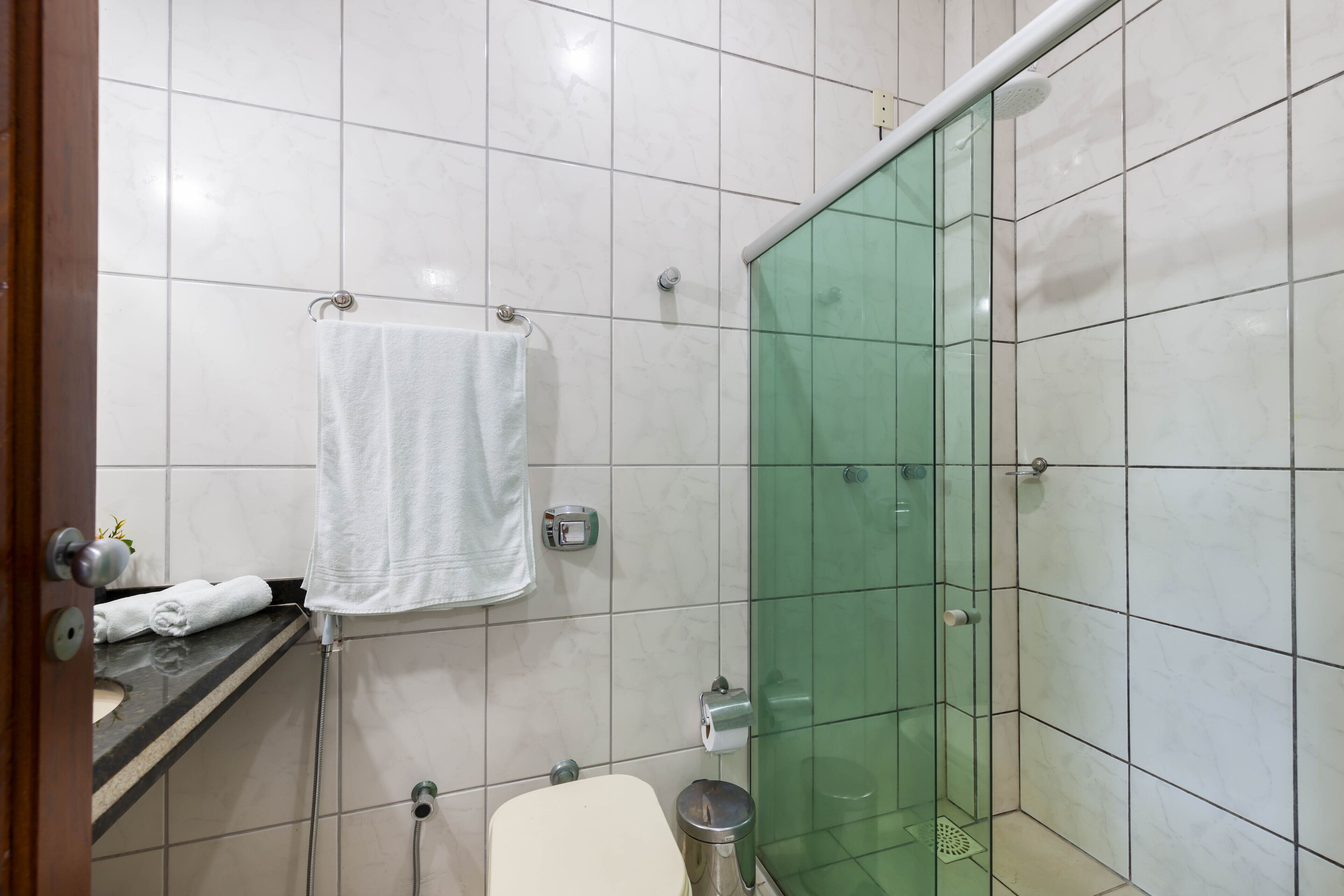 standard apartment, beach view | bathroom | shower, free toiletries, hair dryer, towels