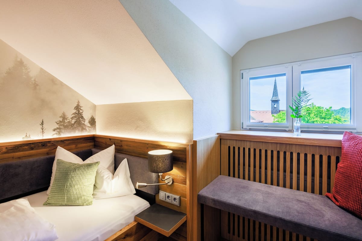 Single Room | 1 bedroom, premium bedding, in-room safe, desk