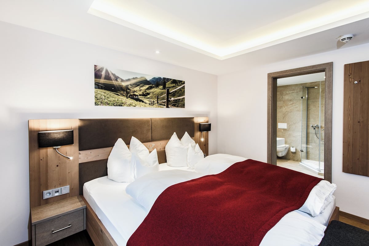 Comfort Double Room | 1 bedroom, premium bedding, in-room safe, desk