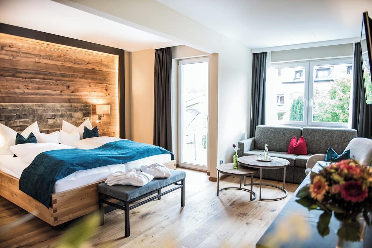 junior suite, balcony | 1 bedroom, premium bedding, in-room safe, desk