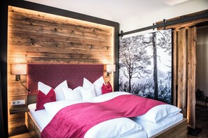 1 bedroom, premium bedding, in-room safe, desk