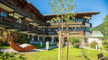 ํ
๋ผ์ค/ํํฐ์ค