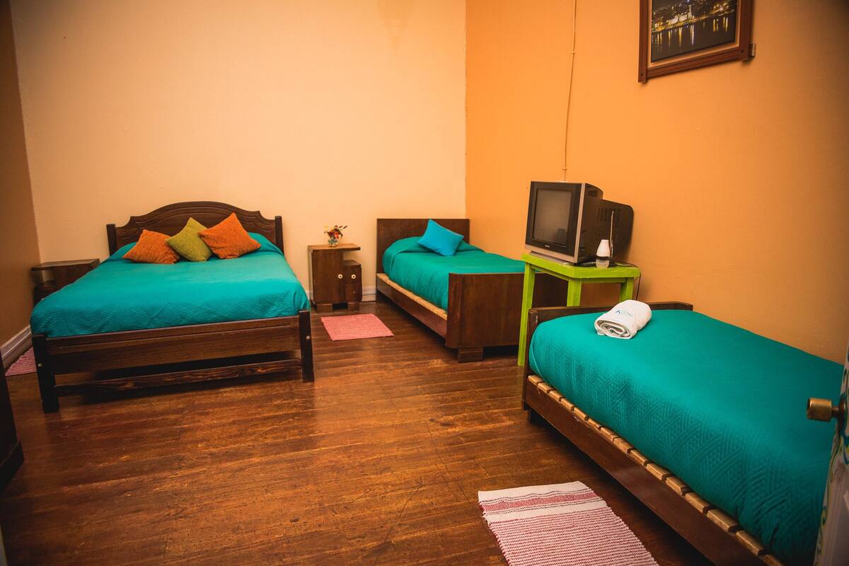 Standard-Vierbettzimmer, eigenes Bad