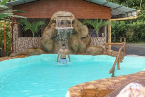 Pool waterfall - Cabañas del Rio (La Fortuna)
