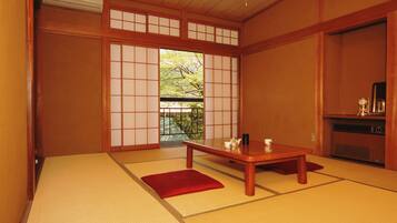 Japanese Style Room for 5 People with Shared Bath, Non Smoking