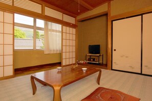 Down duvets, free WiFi, bed sheets - Minshuku Miyama (Yamanouchi)