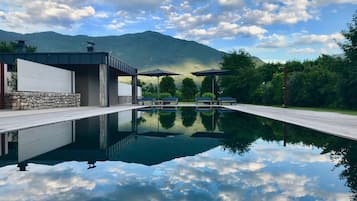Piscine extérieure (ouverte en saison)