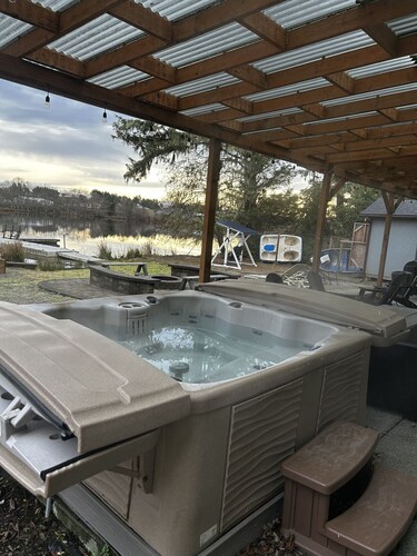 Gearhart Lakefront Oasis