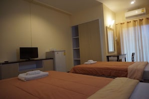 Habitación estándar con 2 camas individuales | Cortinas blackout, camas extra y wifi gratis