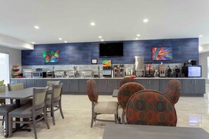Free daily on-the-go breakfast - Hawthorn Suites by Wyndham Kissimmee Gateway (Kissimmee)