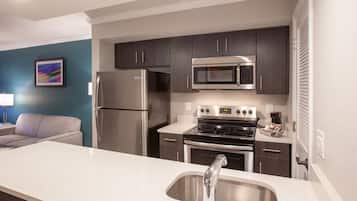 Full-sized fridge, microwave, oven, dishwasher