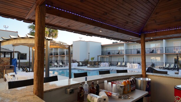 Poolside bar