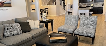 *Spacious HOME away from home! Lots of comforts included. Perfect for family!