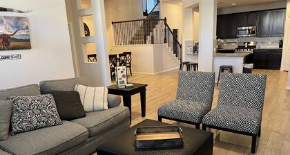 *Spacious HOME away from home! Lots of comforts included. Perfect for family!