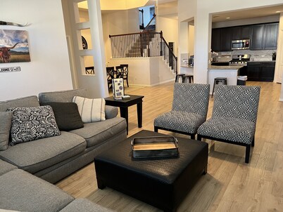 *Spacious HOME away from home! Lots of comforts included. Perfect for family!