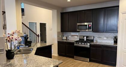 * Spacieux 2600 pieds carrés Austin / Round Rock Retreat * Tout est nouveau!Entrée sans clé!