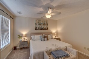 4 bedrooms, desk, iron/ironing board, free WiFi