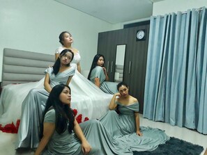 Banquet hall - luxury villa with a 24/7 security inside the subdivision (QC)