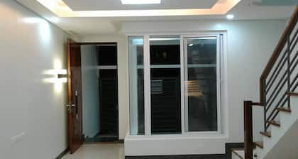 villa de lujo con seguridad 24/7 dentro de la subdivisión