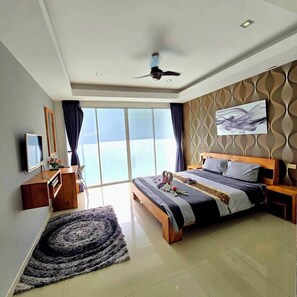 クラシック ルーム キングベッド 1 台 プールビュー | 羽毛の掛け布団、低反発ベッド、セーフティボックス (室内)、デスク