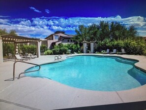 A heated pool - North Scottsdale Luxury Rental (Scottsdale)