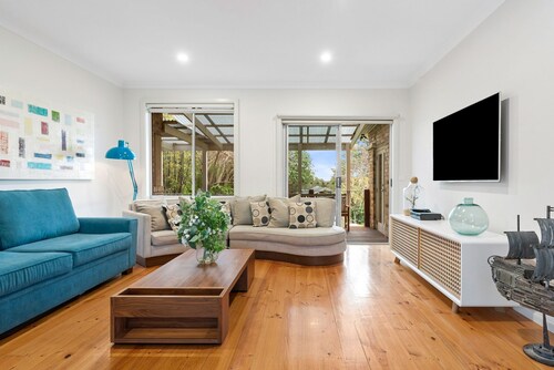 Saltwater VILLA -5 bed, 12m heated* POOL -foxtel, billiards, BONUS* OFFERS 2026.