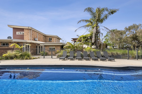 amazing 12m private heated pool - note gas option heating an extra fee