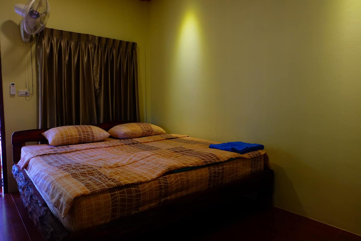 Kamar Double Standar